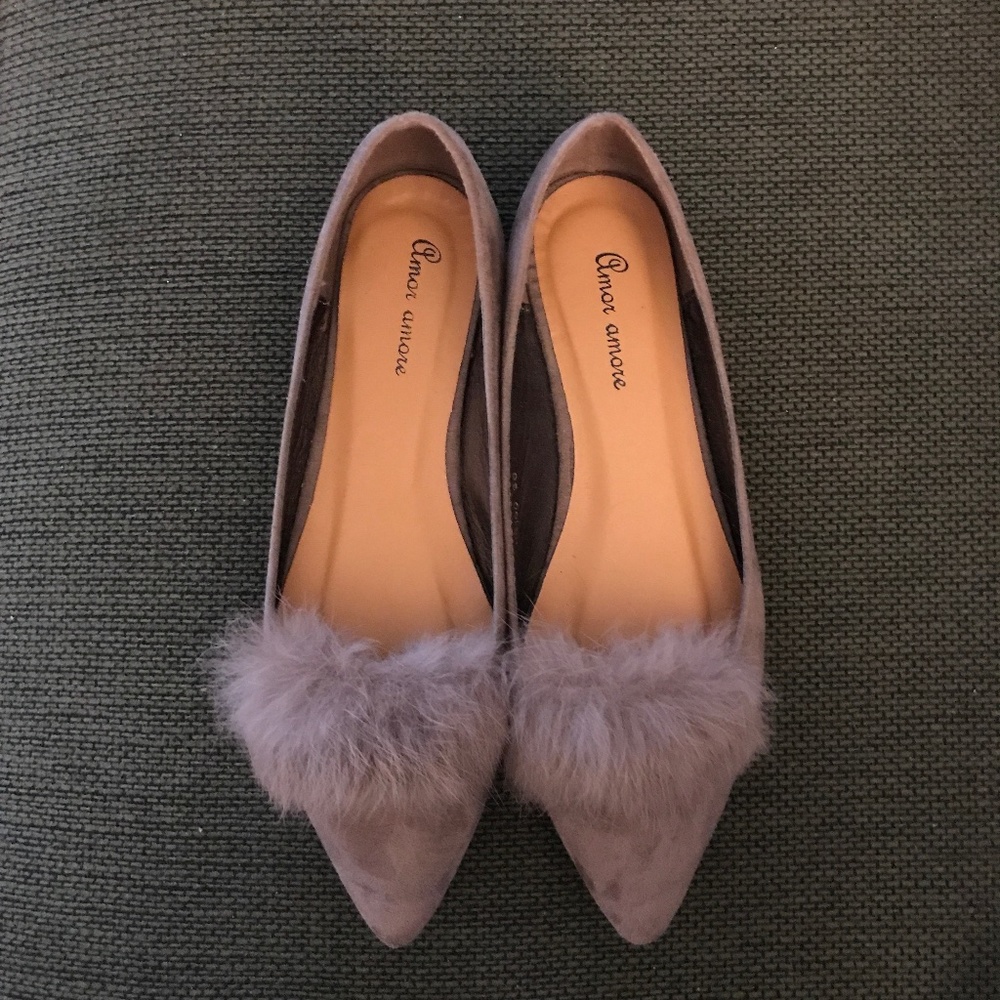 Faux fur topped flats, SZ 36 NEW tan microfiber from smoke free & pet free home